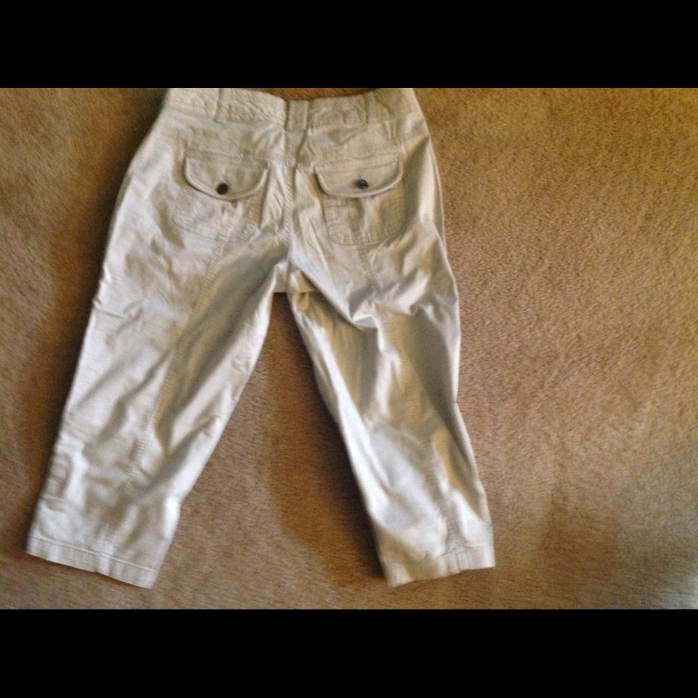 Machine washable knee length beige pants - Picture 2 of 4